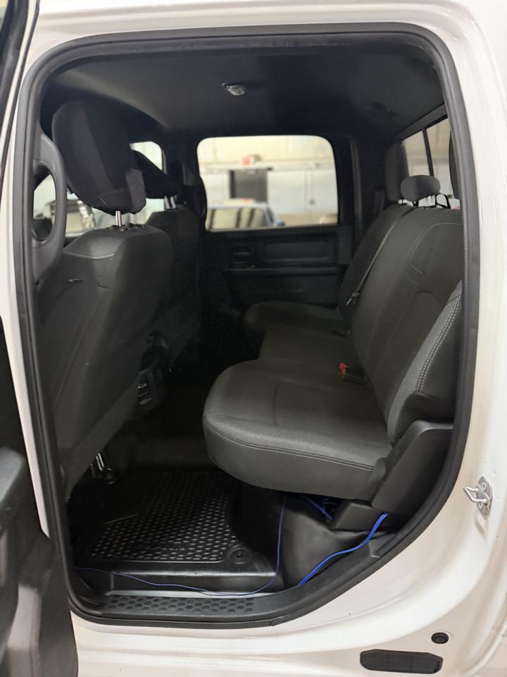 RAM 3500 Tradesman 4x4 Crew Cab 6'4" Box 2021