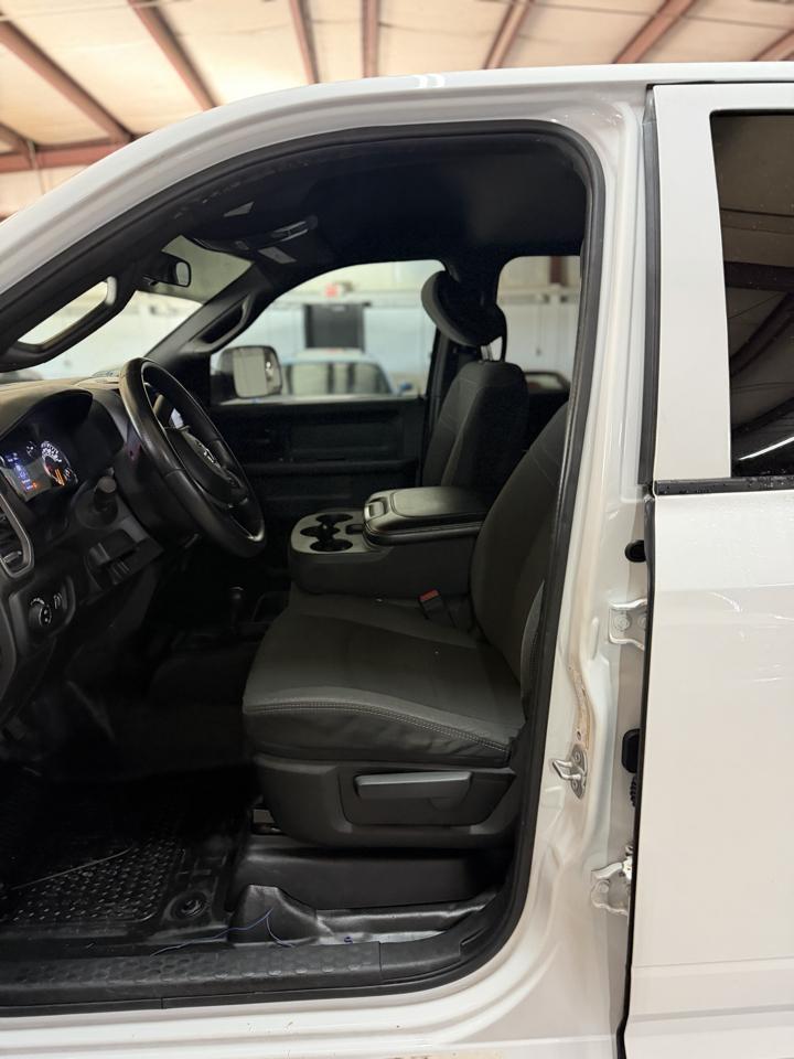 RAM 3500 Tradesman 4x4 Crew Cab 6'4" Box 2021