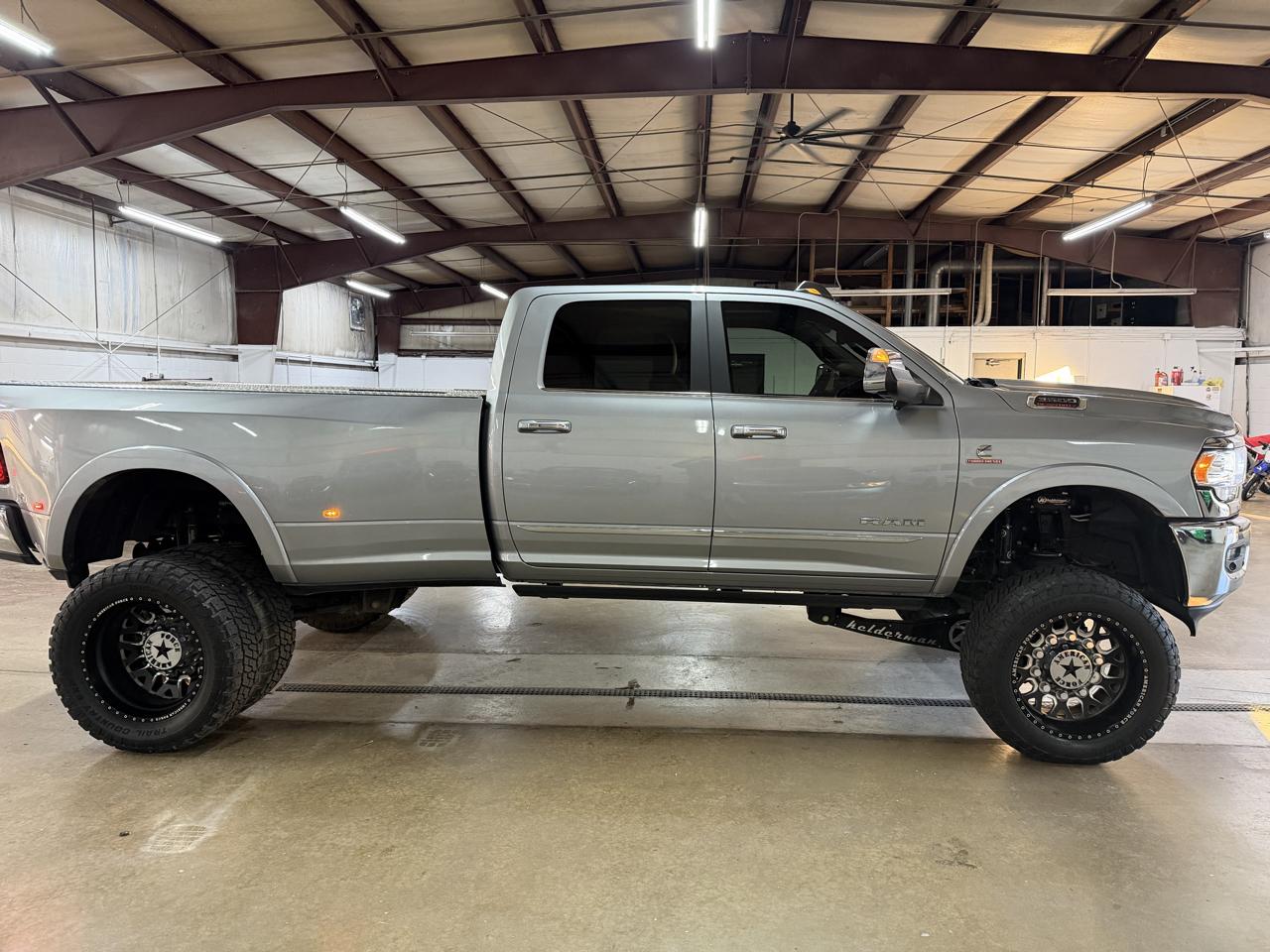 RAM 3500 Limited 4x4 Crew Cab 8' Box 2020