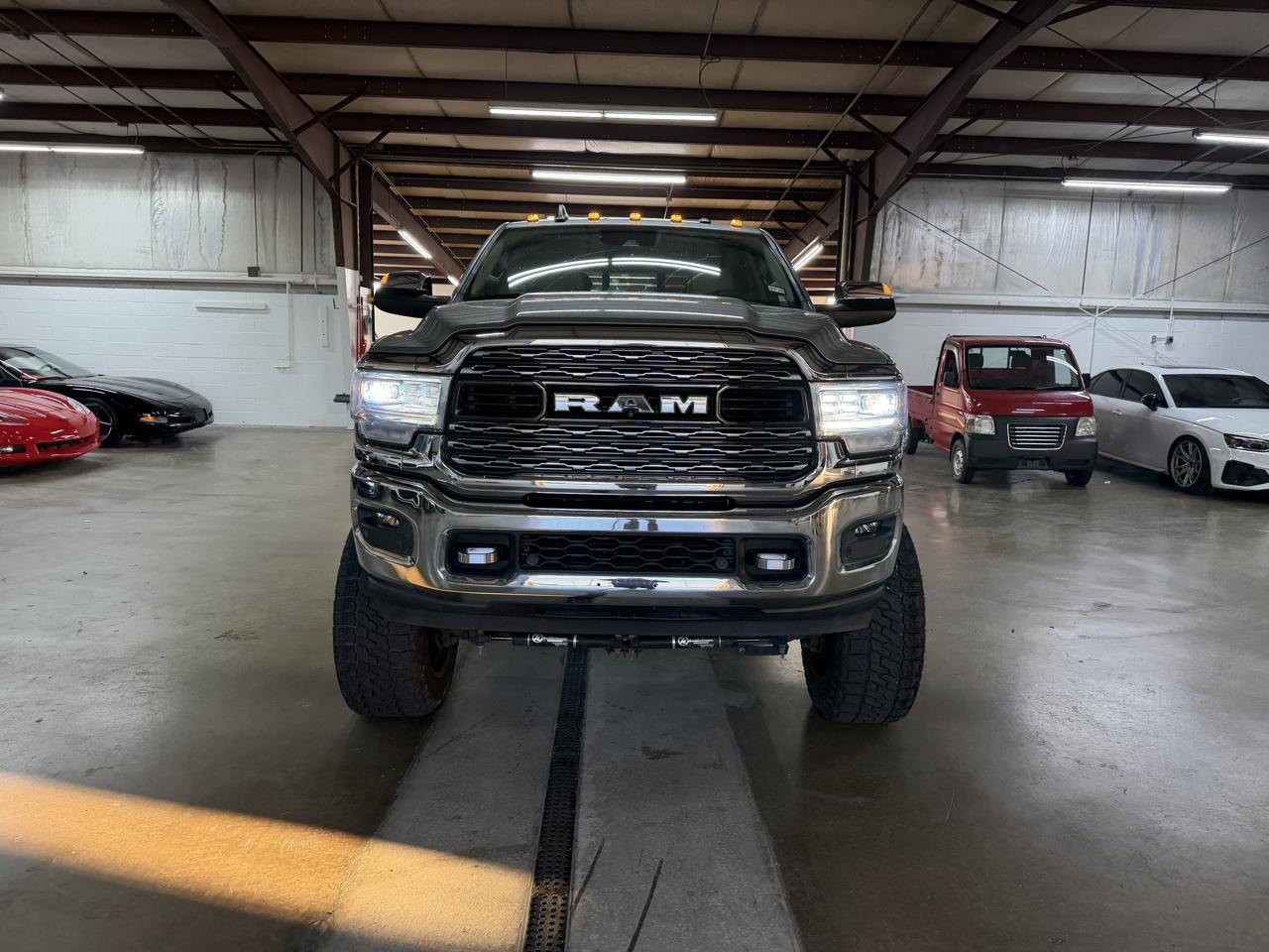RAM 3500 Limited 4x4 Crew Cab 8' Box 2020