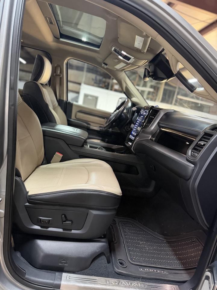 RAM 3500 Limited 4x4 Crew Cab 8' Box 2020