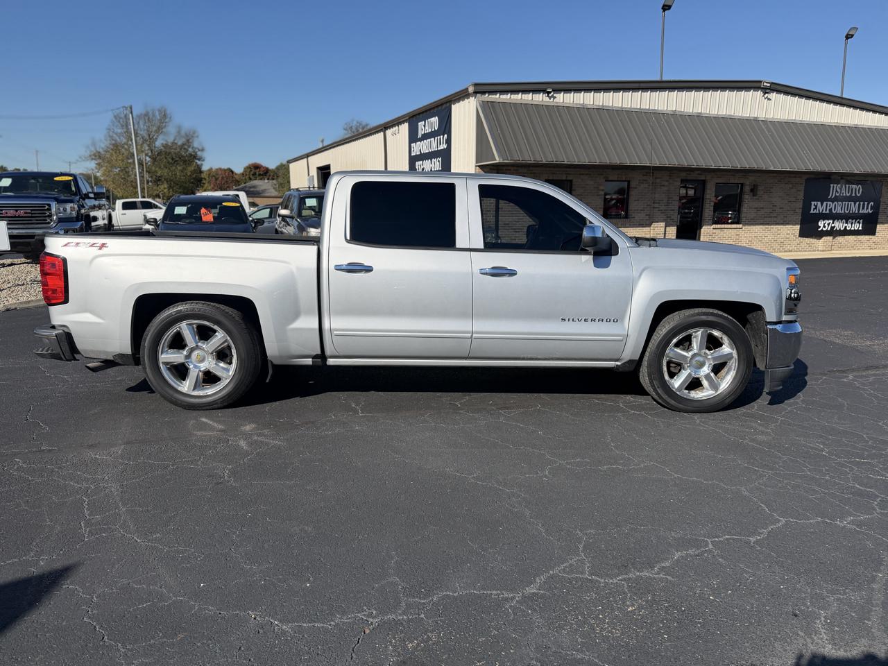 Chevrolet Silverado 1500 4WD Crew Cab 143.5" LT w/1LT 2018
