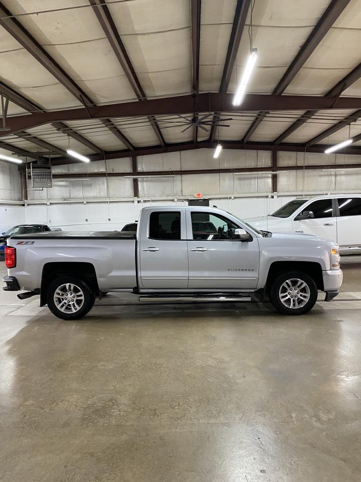 Chevrolet Silverado 1500 4WD Double Cab 143.5" LT w/2LT 2017