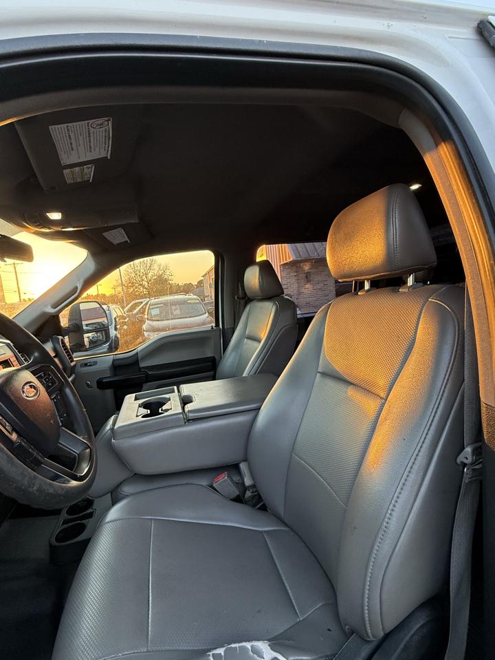 Ford Super Duty F-350 SRW King Ranch 4WD Crew Cab 8' Box 2019