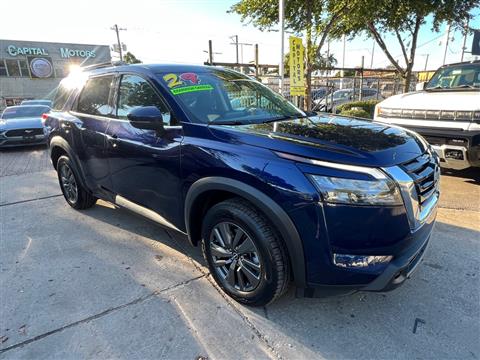 2024 Nissan Pathfinder SV