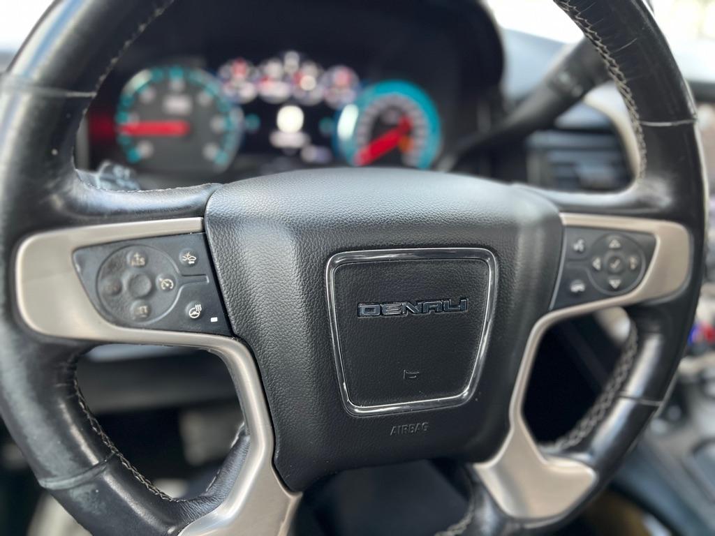 GMC Yukon Denali 4WD 2017