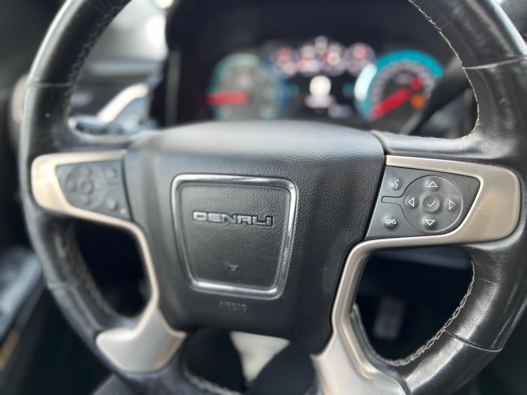 GMC Yukon Denali 4WD 2017