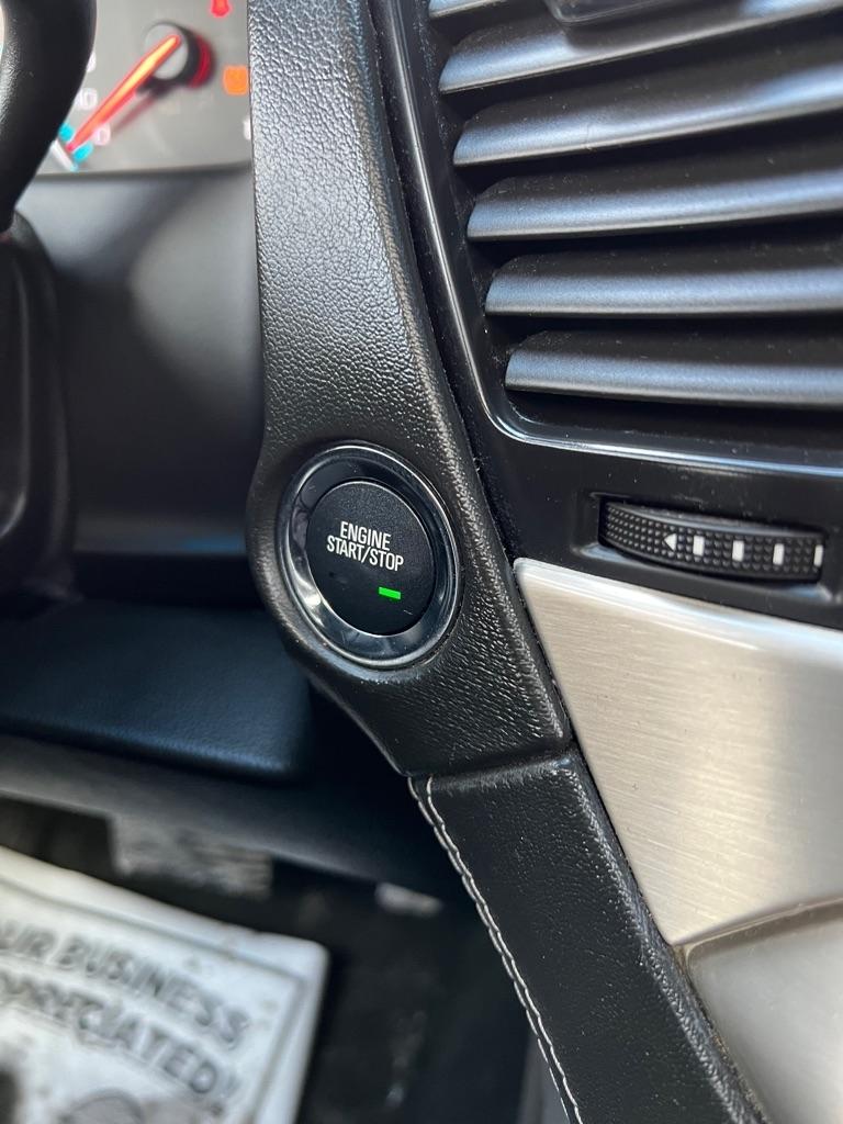 GMC Yukon Denali 4WD 2017