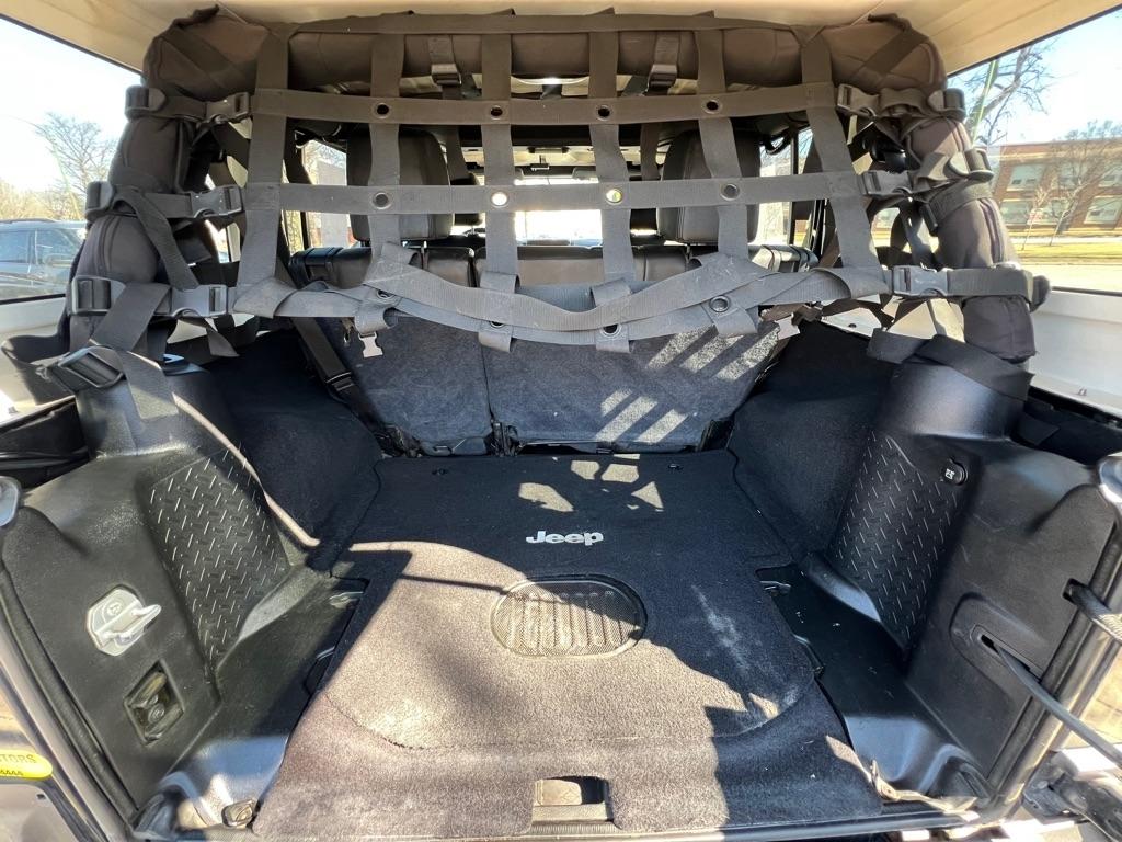 Jeep Wrangler Unlimited Sahara 4WD 2015