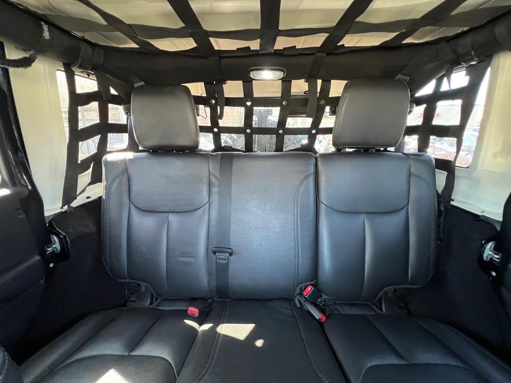 Jeep Wrangler Unlimited Sahara 4WD 2015