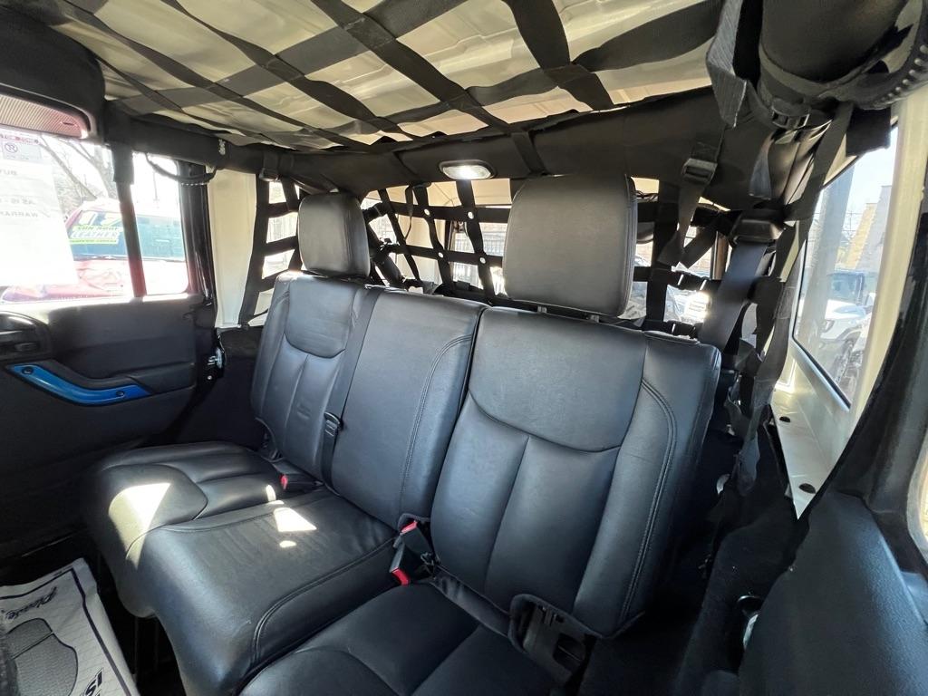 Jeep Wrangler Unlimited Sahara 4WD 2015