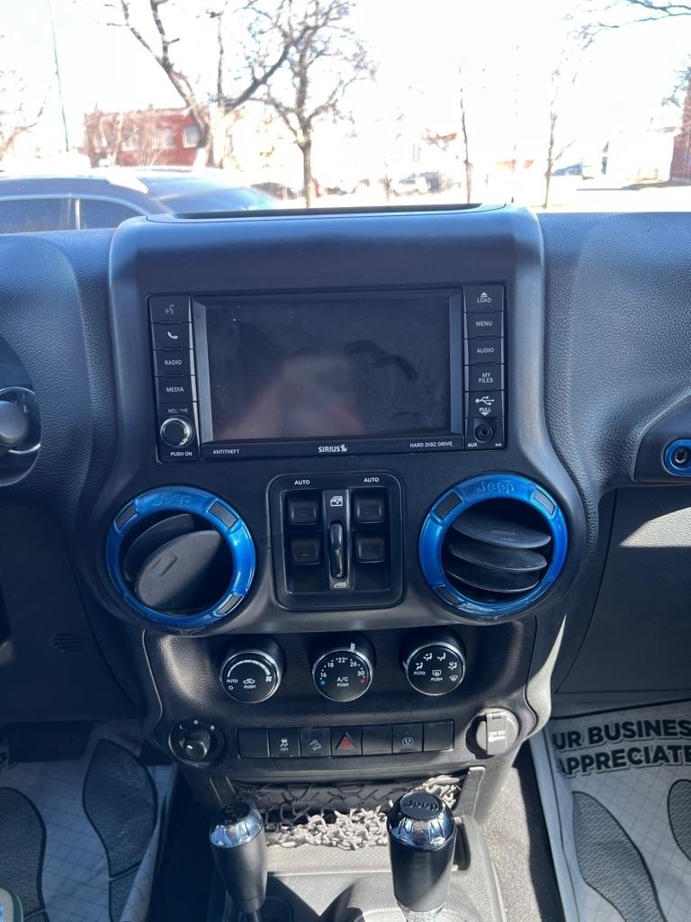 Jeep Wrangler Unlimited Sahara 4WD 2015