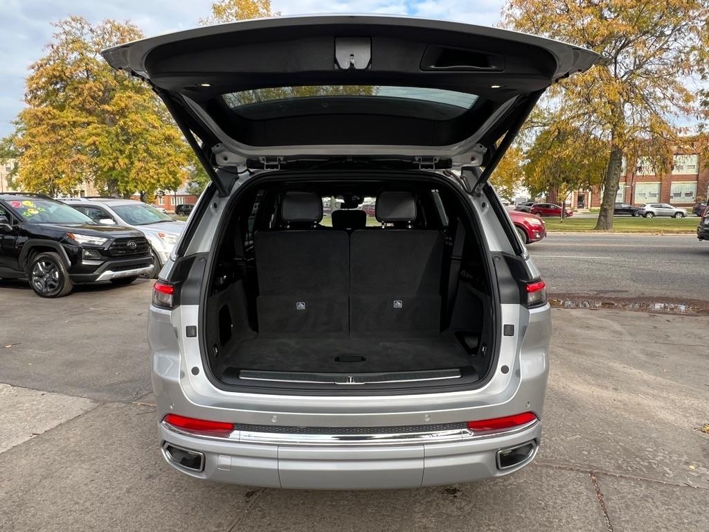 Jeep Grand Cherokee L Overland 4WD 2023