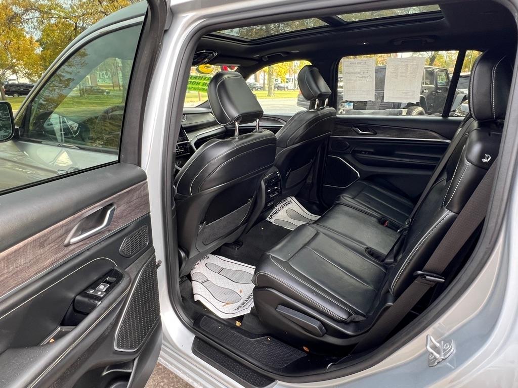 Jeep Grand Cherokee L Overland 4WD 2023