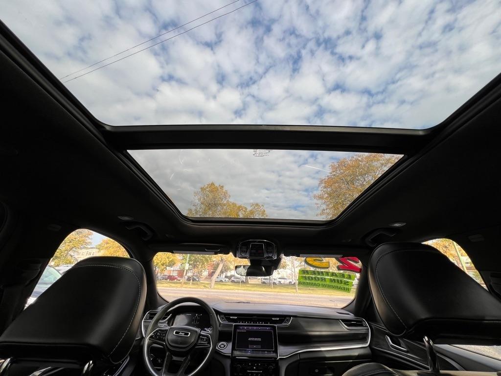 Jeep Grand Cherokee L Overland 4WD 2023