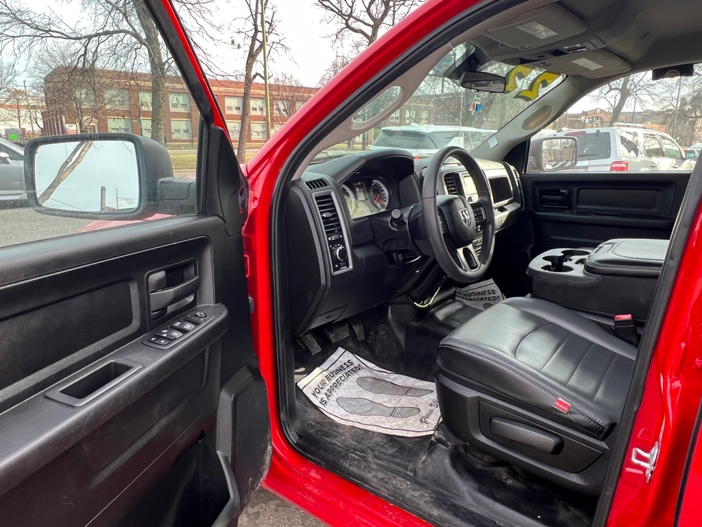 RAM 1500 Classic Tradesman Crew Cab SWB 4WD 2022