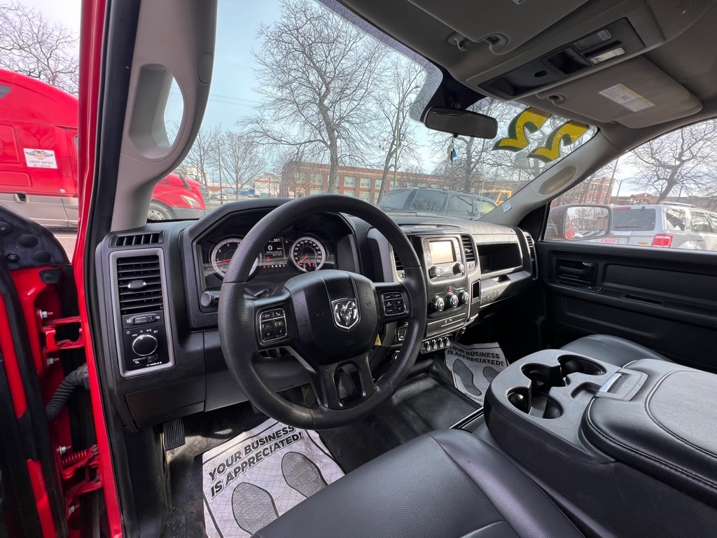 RAM 1500 Classic Tradesman Crew Cab SWB 4WD 2022