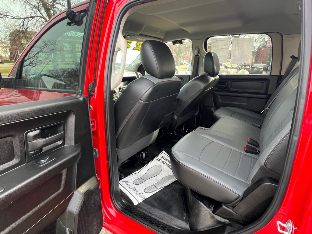 RAM 1500 Classic Tradesman Crew Cab SWB 4WD 2022