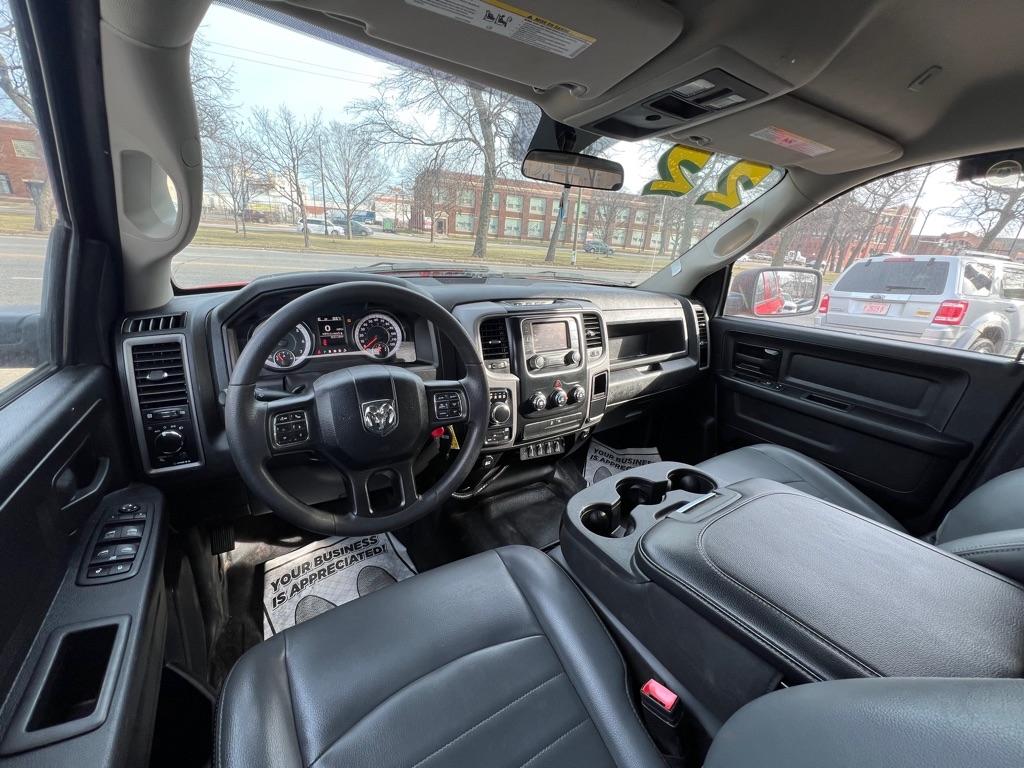 RAM 1500 Classic Tradesman Crew Cab SWB 4WD 2022