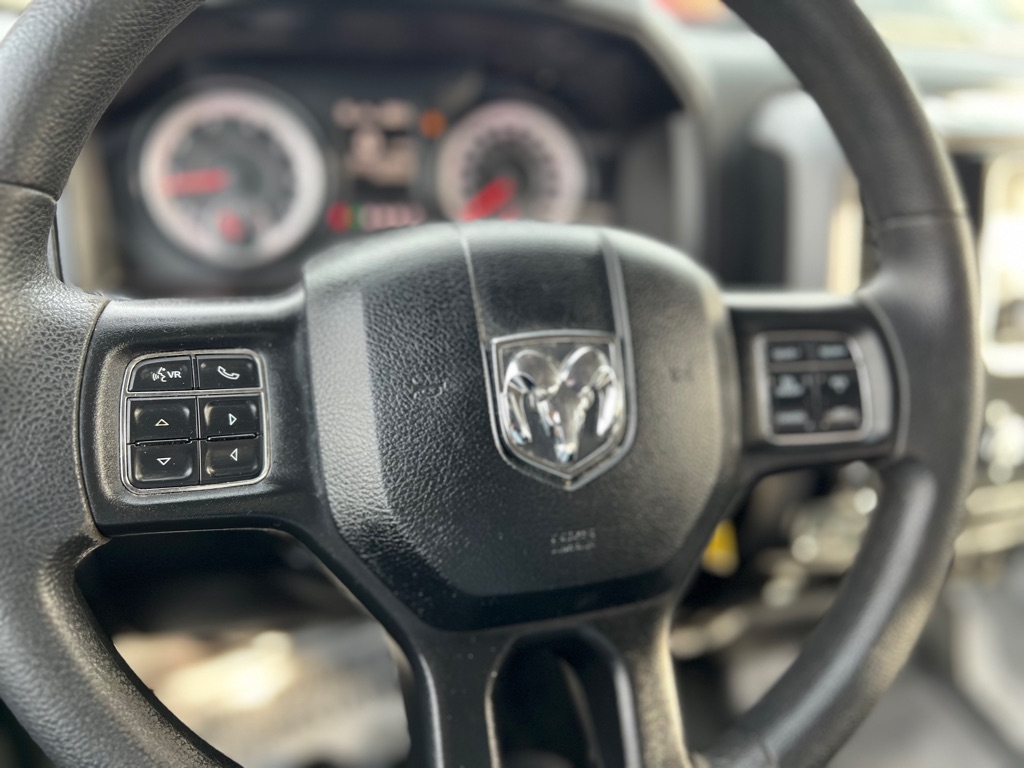 RAM 1500 Classic Tradesman Crew Cab SWB 4WD 2022