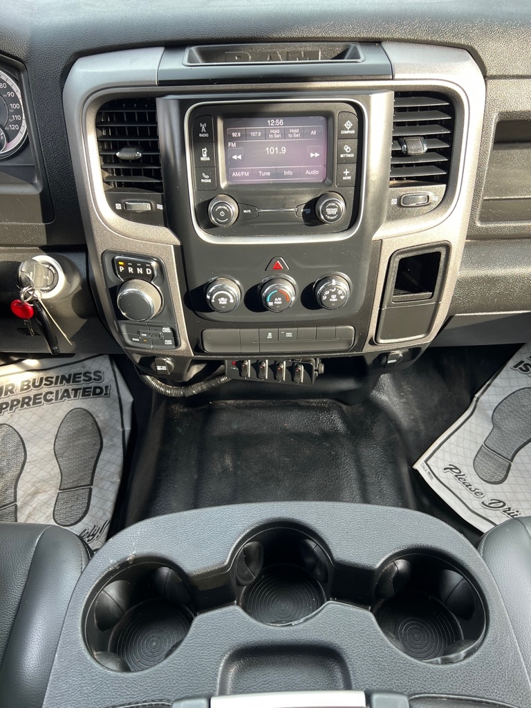 RAM 1500 Classic Tradesman Crew Cab SWB 4WD 2022