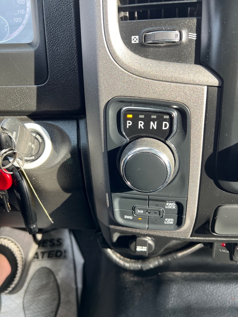 RAM 1500 Classic Tradesman Crew Cab SWB 4WD 2022