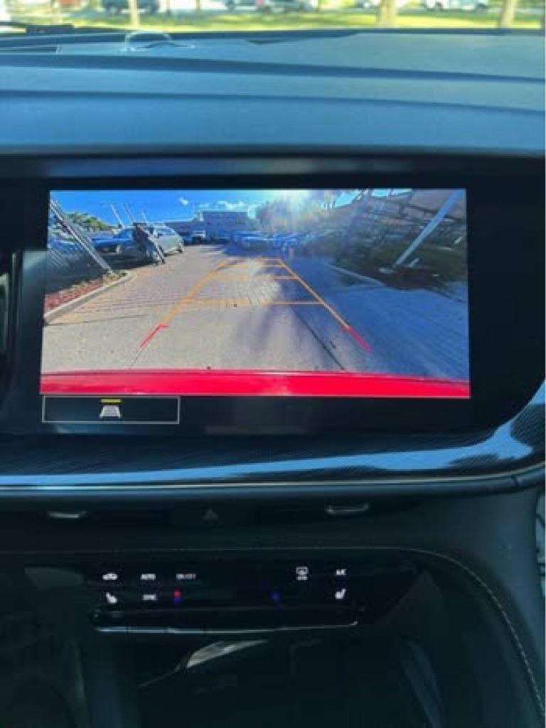 Buick Envision Essense 2023