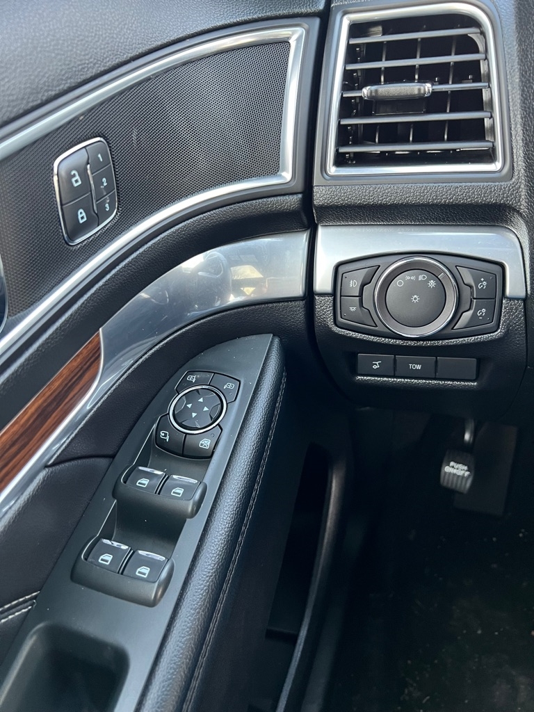 Ford Explorer Limited 4WD 2019