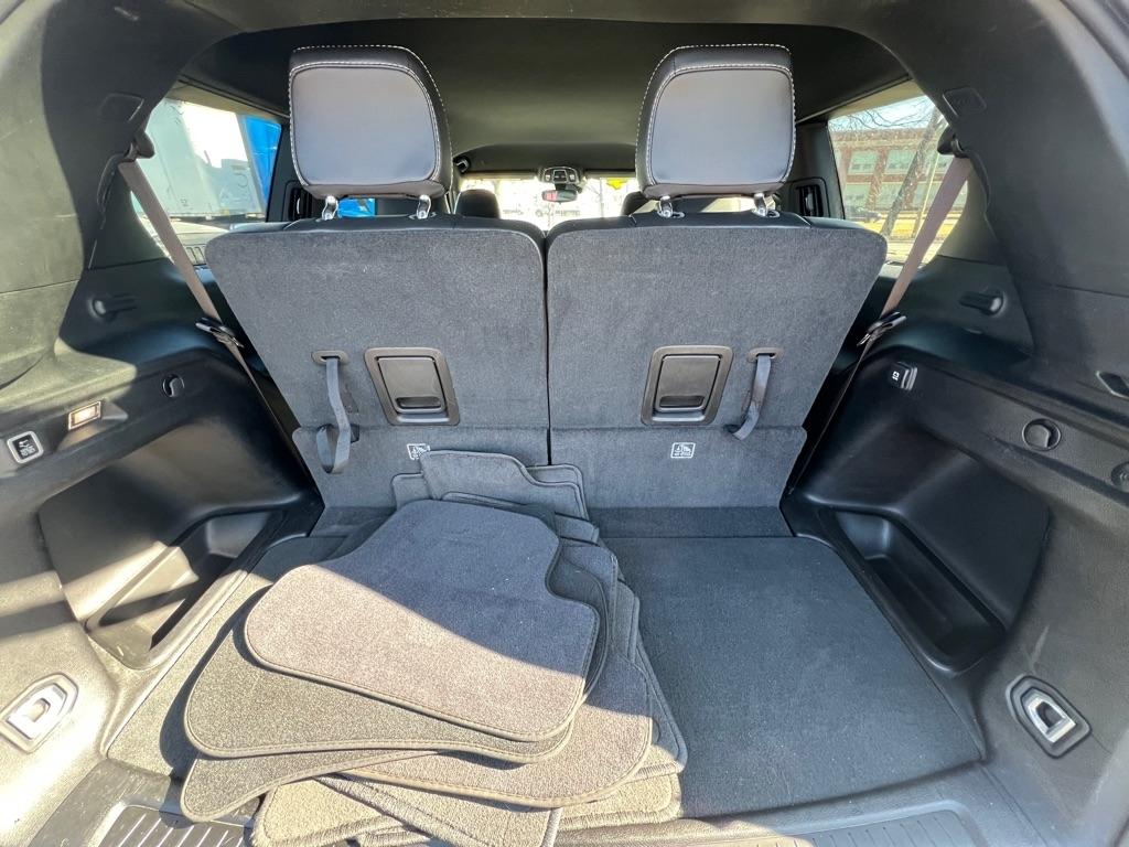 Jeep Grand Cherokee L Laredo 4WD 2024