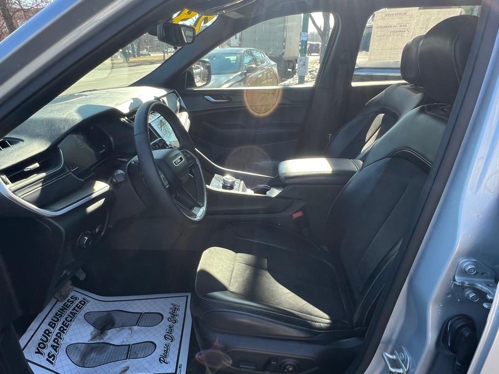 Jeep Grand Cherokee L Laredo 4WD 2024