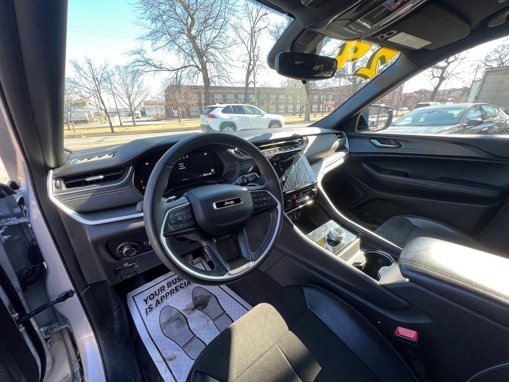 Jeep Grand Cherokee L Laredo 4WD 2024