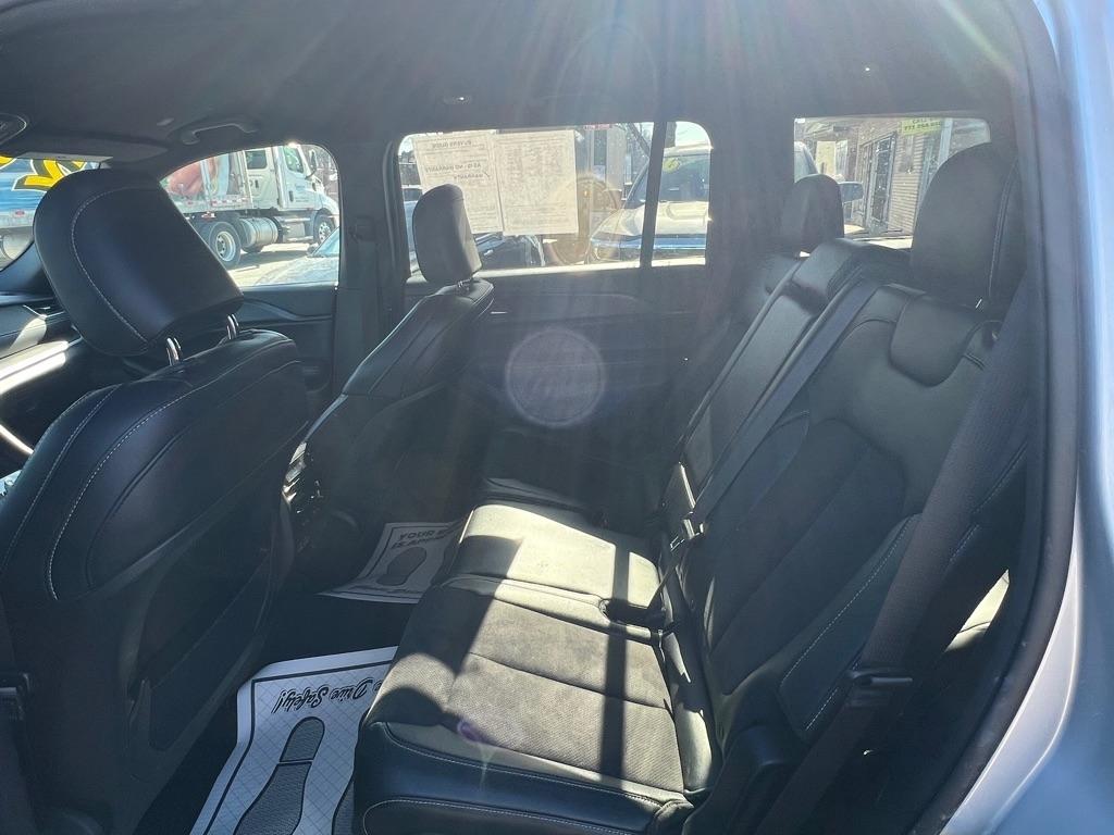 Jeep Grand Cherokee L Laredo 4WD 2024