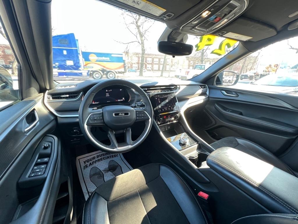 Jeep Grand Cherokee L Laredo 4WD 2024