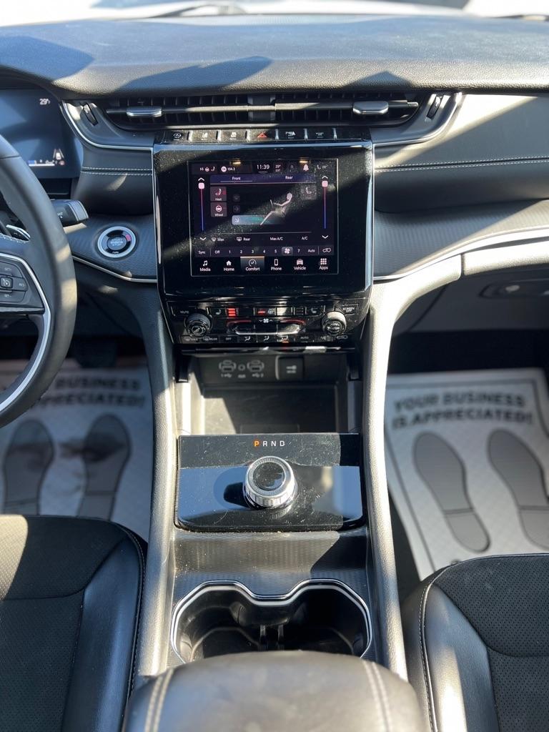 Jeep Grand Cherokee L Laredo 4WD 2024