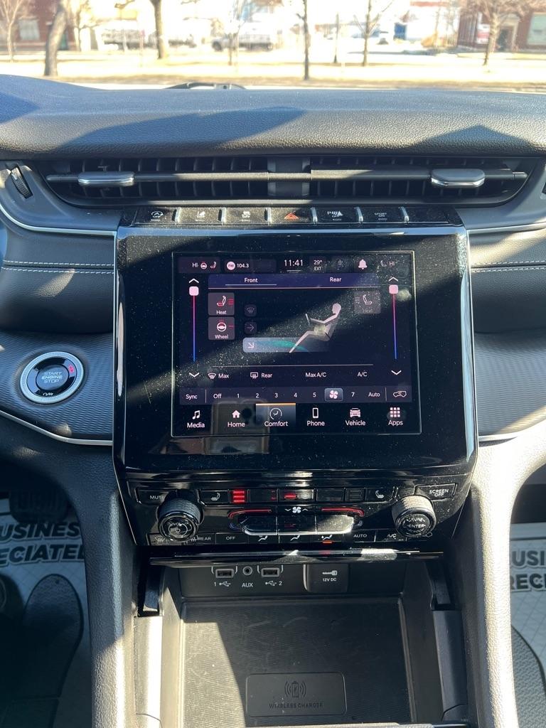 Jeep Grand Cherokee L Laredo 4WD 2024