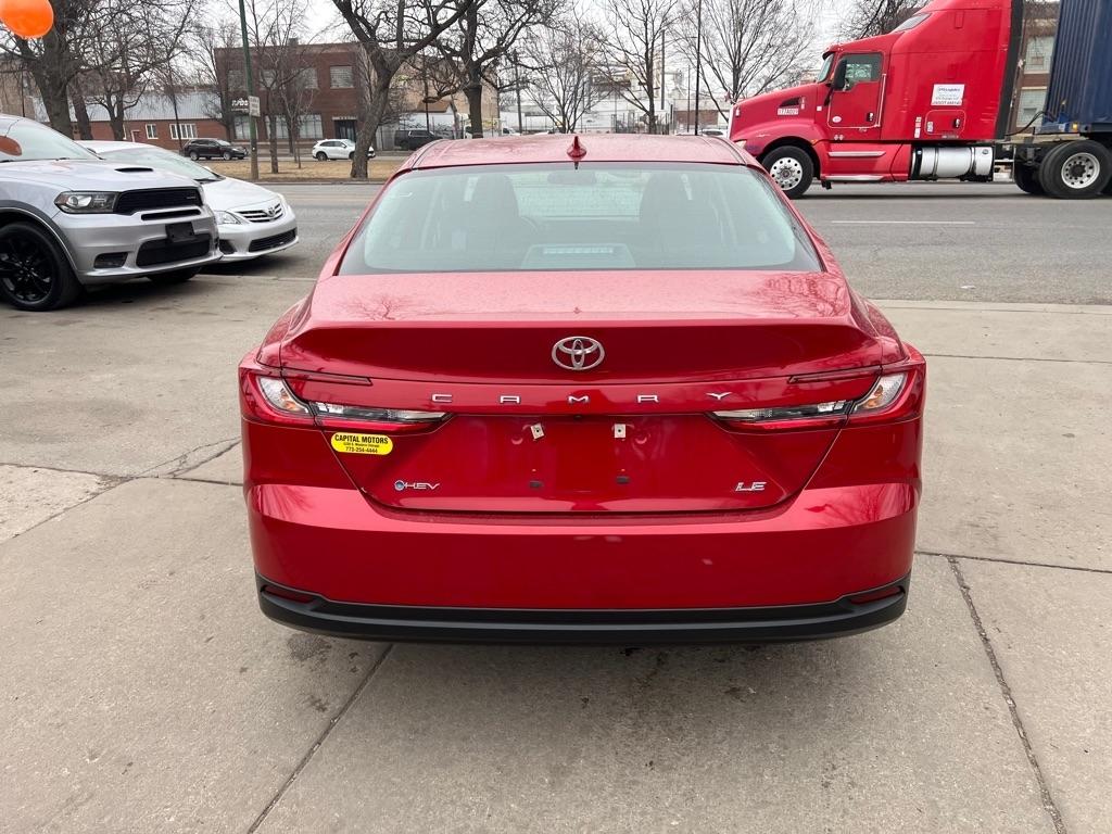 Toyota Camry Hybrid XLE 2025