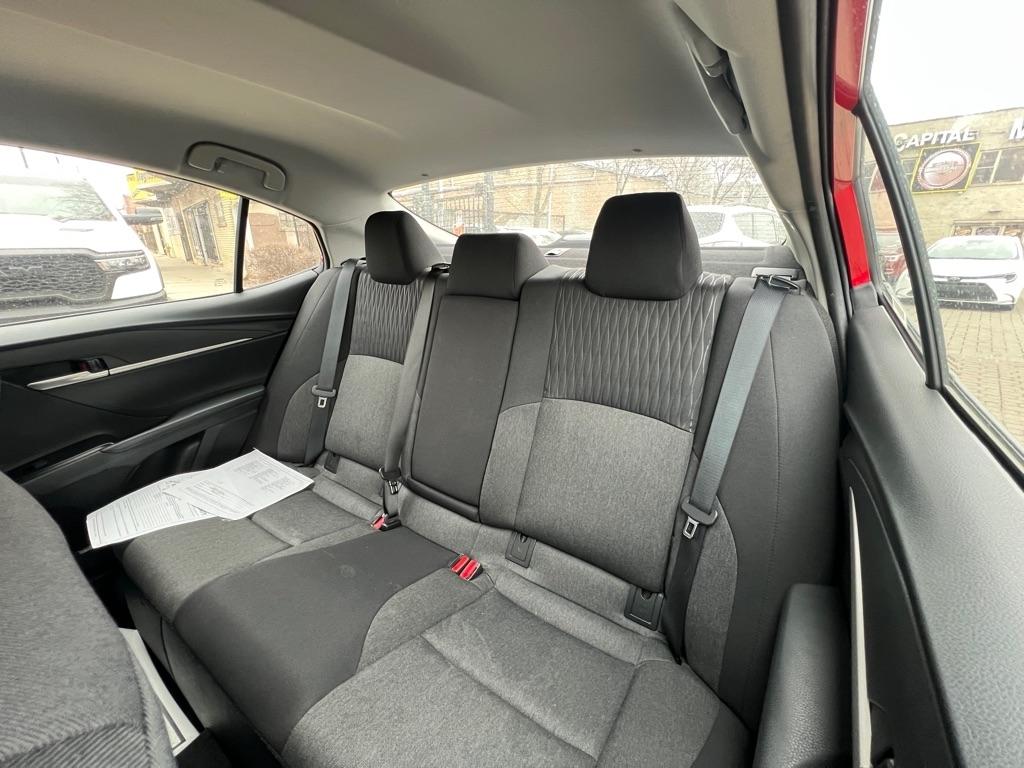 Toyota Camry Hybrid XLE 2025