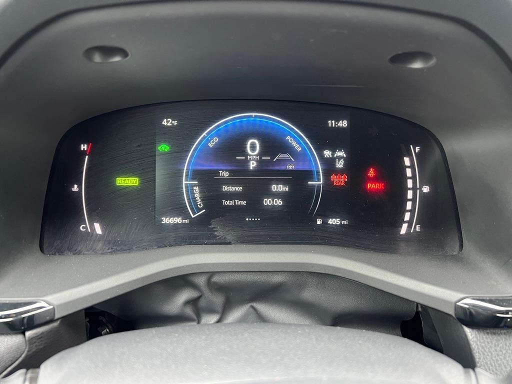 Toyota Camry Hybrid XLE 2025