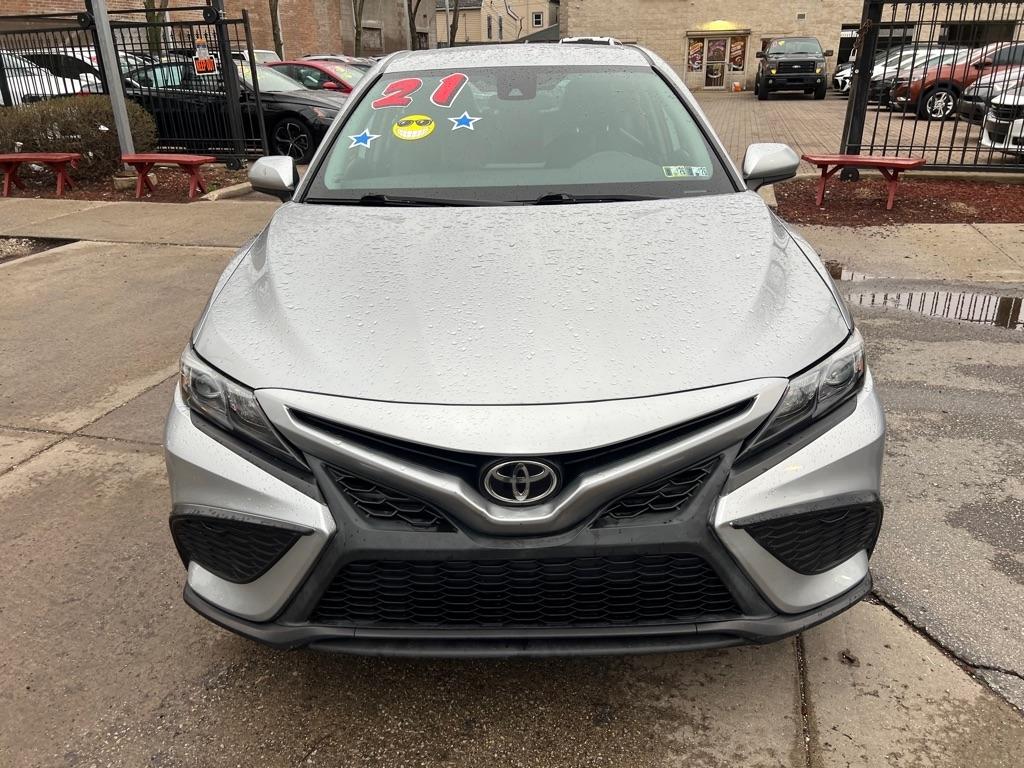 Toyota Camry SE 2021