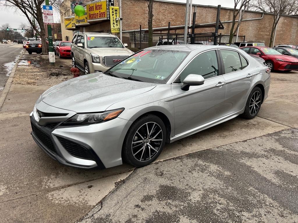 Toyota Camry SE 2021