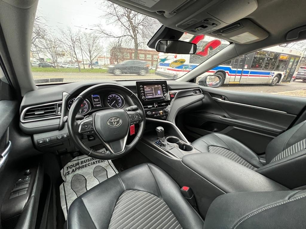 Toyota Camry SE 2021