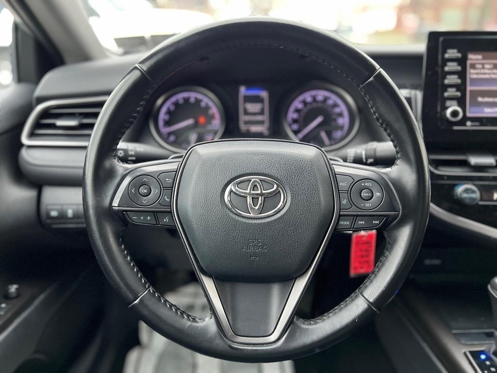 Toyota Camry SE 2021