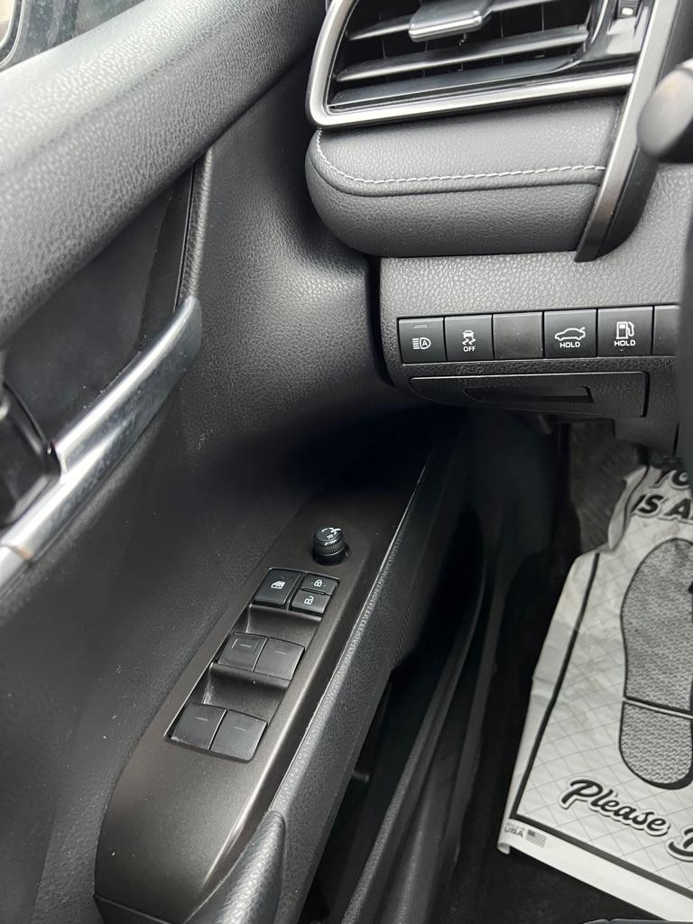 Toyota Camry SE 2021