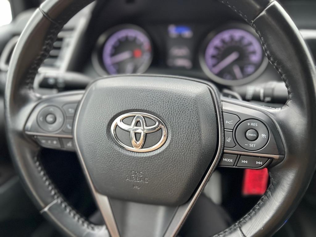 Toyota Camry SE 2021