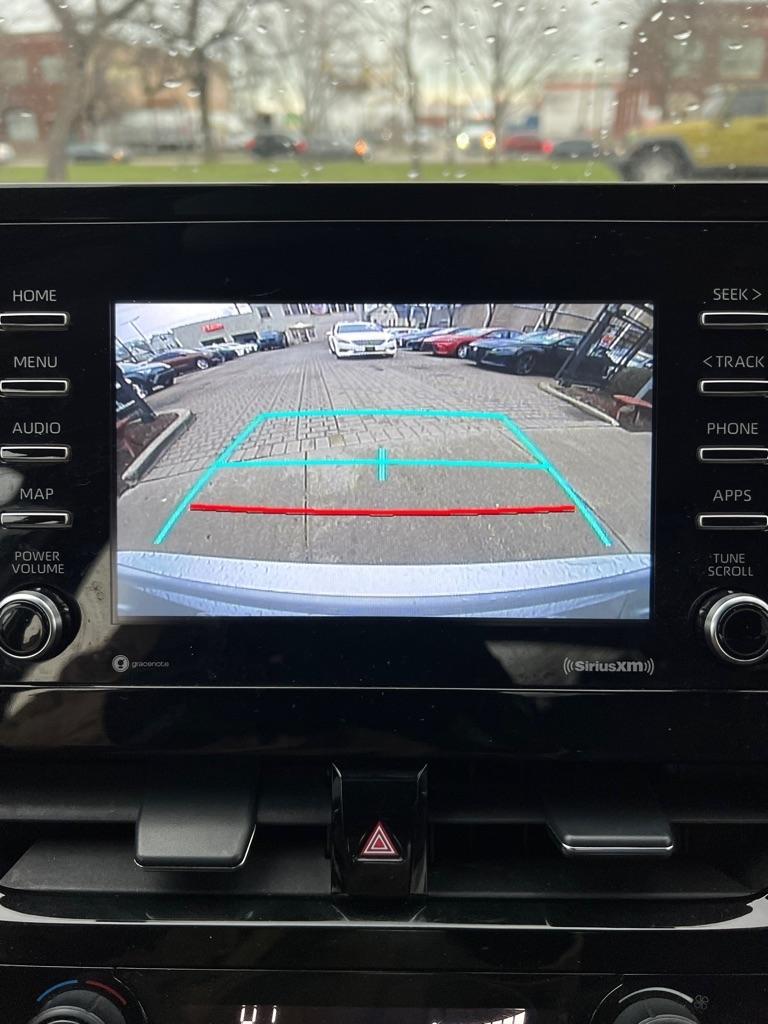 Toyota Camry SE 2021