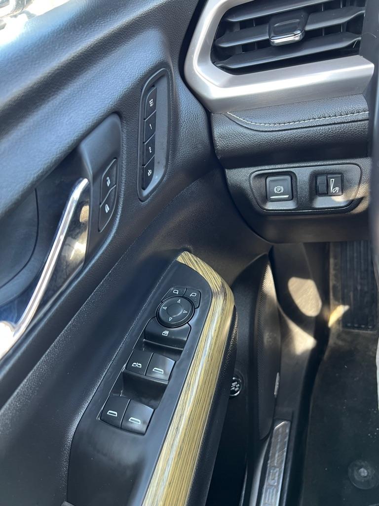 GMC Acadia Denali AWD 2019