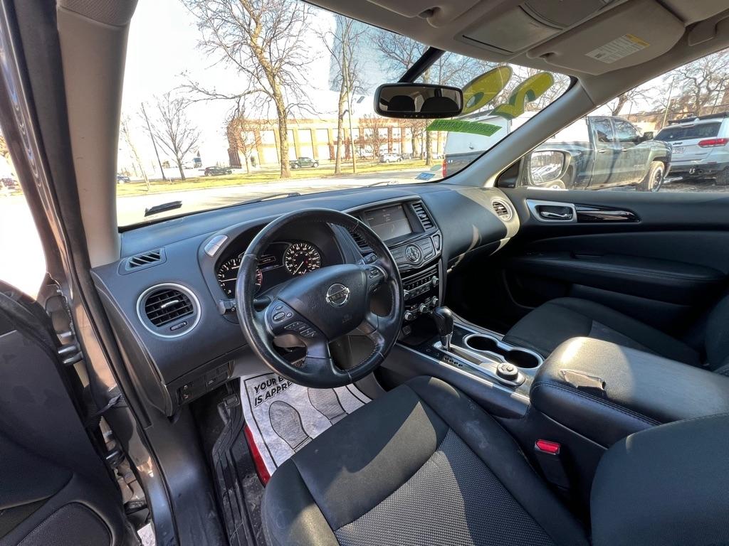 Nissan Pathfinder SV 4WD 2020