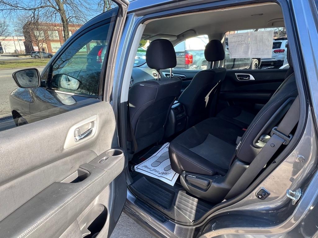 Nissan Pathfinder SV 4WD 2020