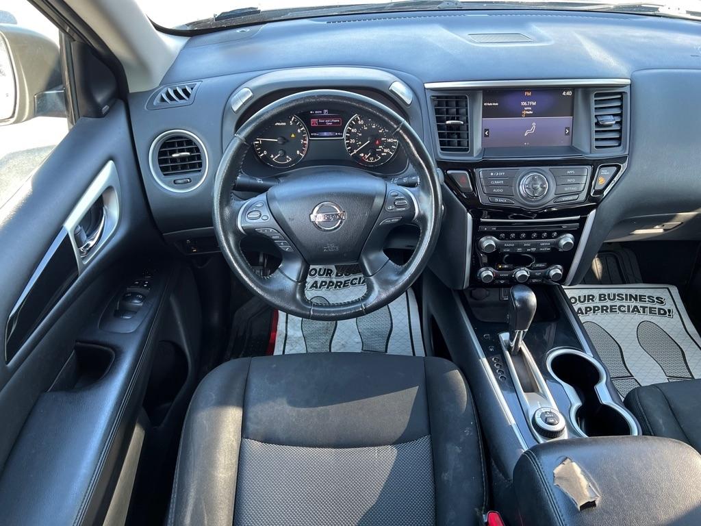 Nissan Pathfinder SV 4WD 2020