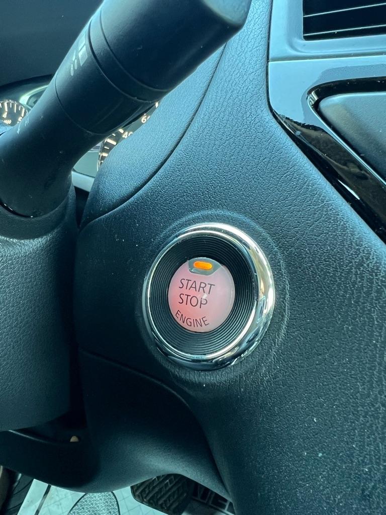 Nissan Pathfinder SV 4WD 2020